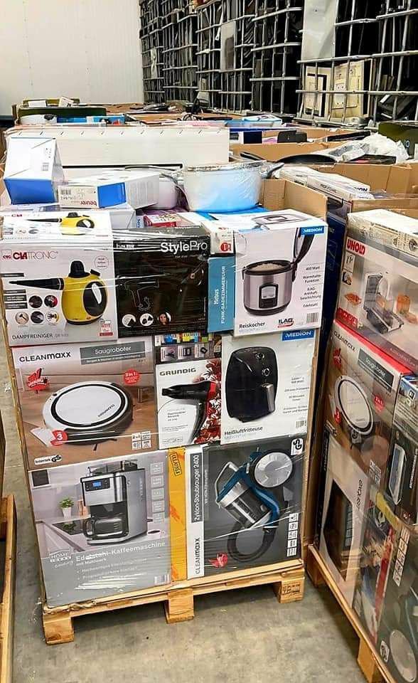 Pallet of kitchen appliances